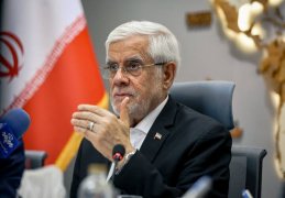عارف: جامعه ایرانی همچنان بر پایه هویت فرهنگی و دینی خود ایستاده است
